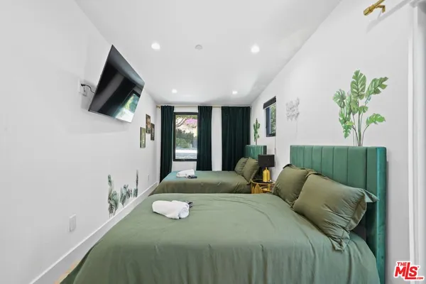 $19,000 | 1812 Navy Street, Santa Monica, CA 90405