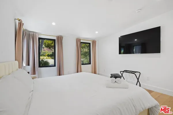 $19,000 | 1812 Navy Street, Santa Monica, CA 90405