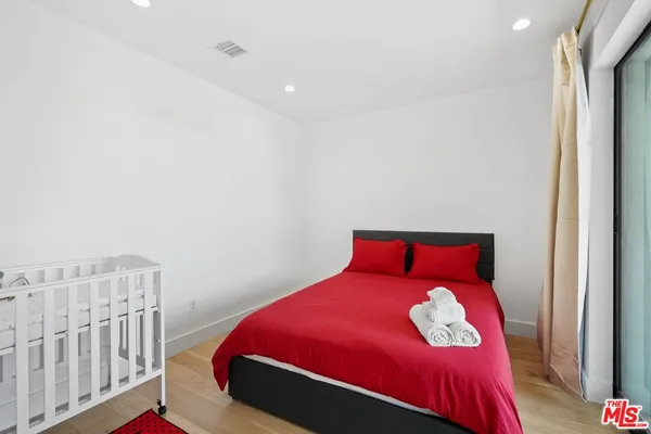 $19,000 | 1812 Navy Street, Santa Monica, CA 90405