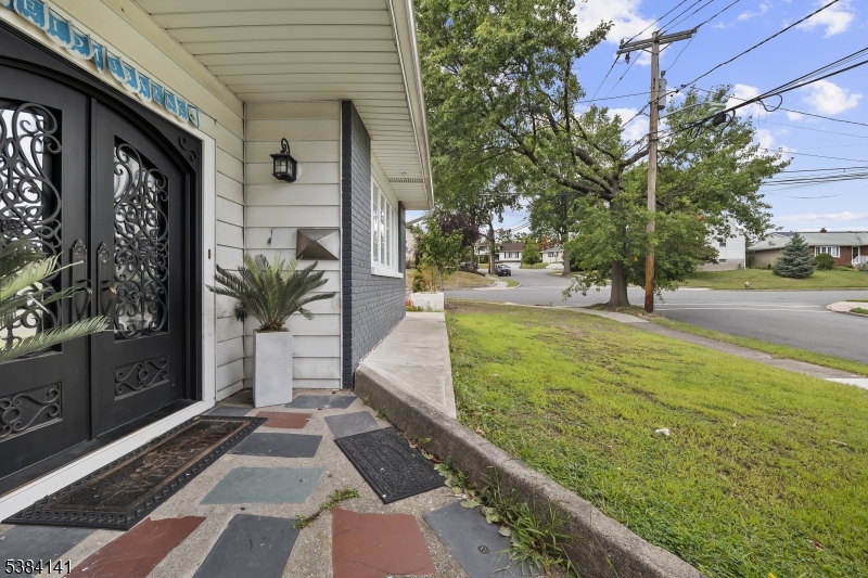 231 Starmond Avenue Clifton, NJ 07013 - Photo 2 of 32