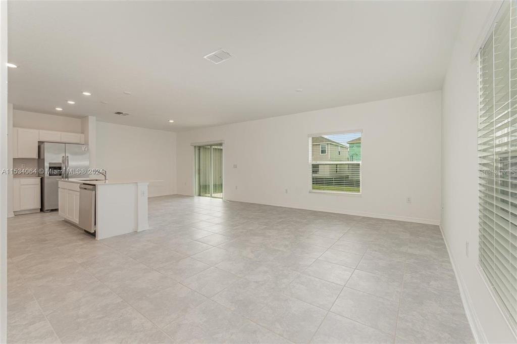 748 Reggie Road Winter Haven, FL 33859 - Photo 6 of 16