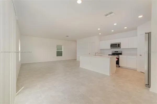 $2,600 | 748 Reggie Road, Winter Haven, FL 33859