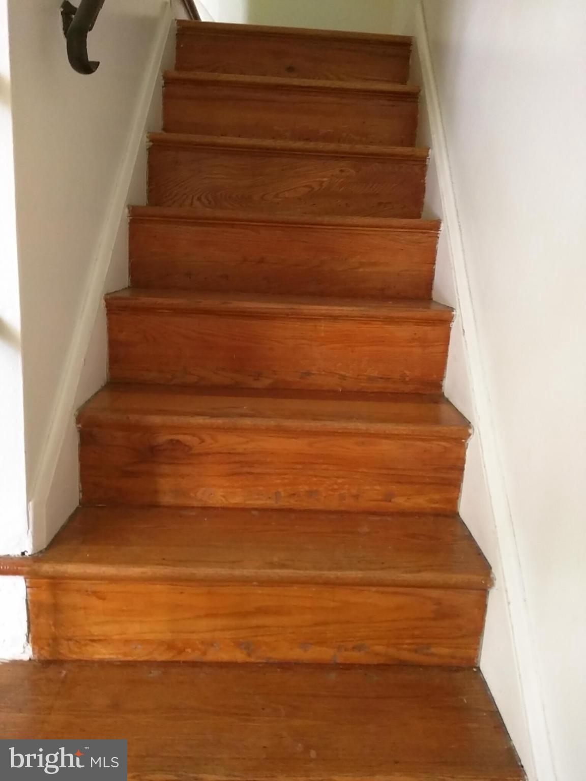 6939 Glenheights Road Baltimore, MD 21215 - Photo 10 of 21 a view of entryway