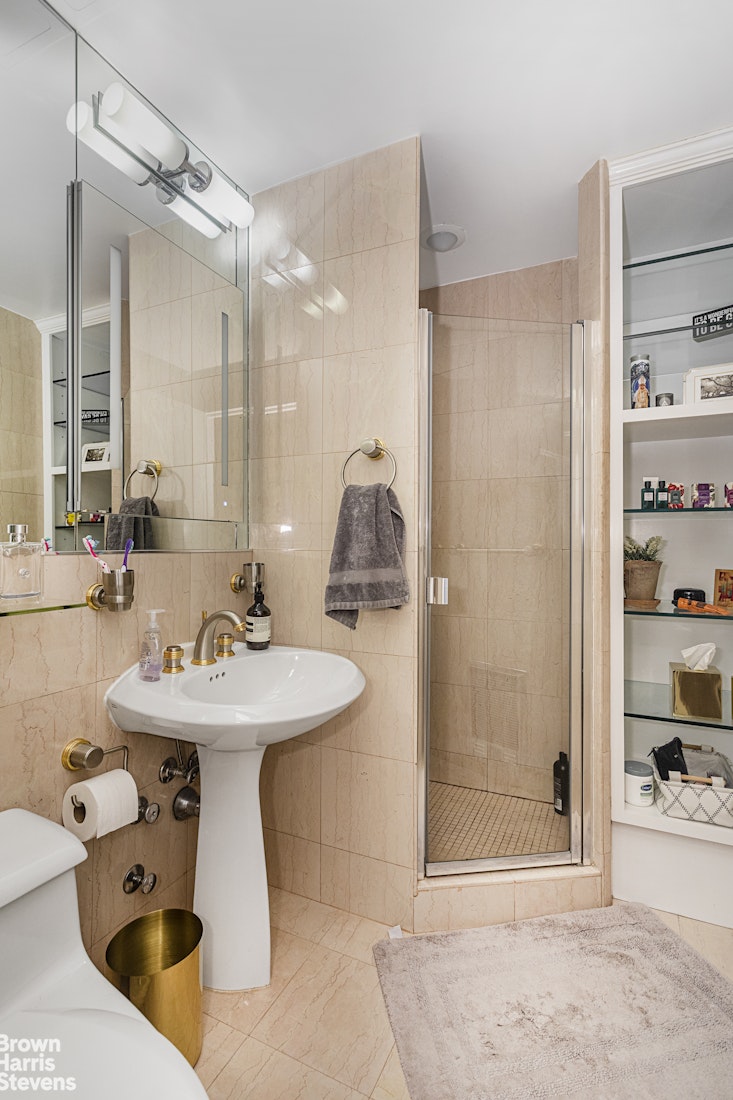 25 Sutton Place South, Unit 20J Manhattan, NY 10022 - Photo 13 of 15