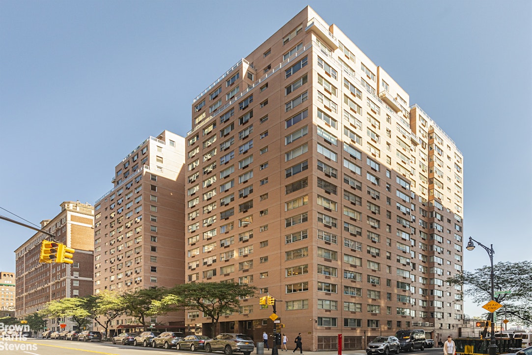 25 Sutton Place South, Unit 20J Manhattan, NY 10022 - Photo 14 of 15