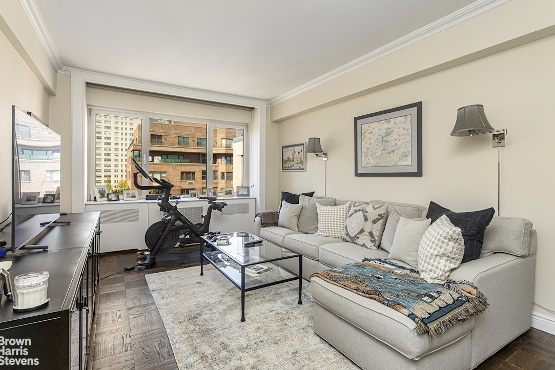 25 Sutton Place South, Unit 20J Manhattan, NY 10022 - Photo 8 of 15