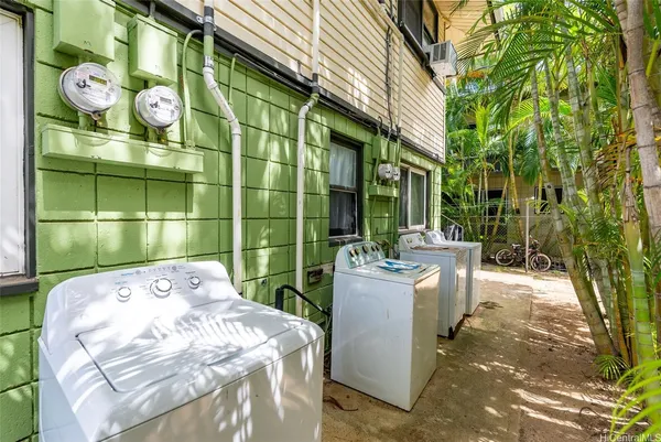 $499,000 | 725 Kihapai Place, Unit A2, Kailua, HI 96734