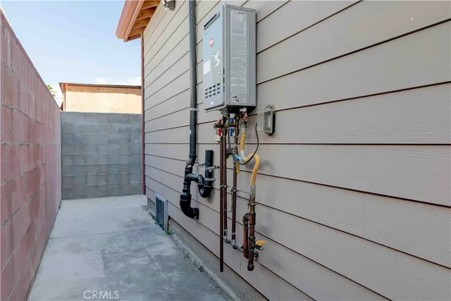 $869,000 | 8812 Laurel Canyon Boulevard, Sun Valley, CA 91352