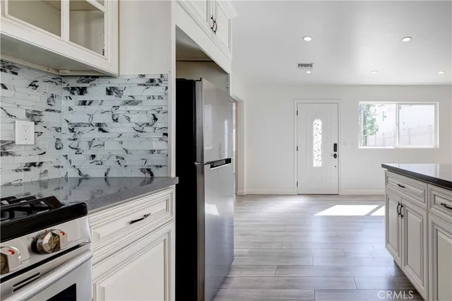 $869,000 | 8812 Laurel Canyon Boulevard, Sun Valley, CA 91352