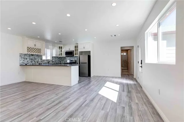 $869,000 | 8812 Laurel Canyon Boulevard, Sun Valley, CA 91352