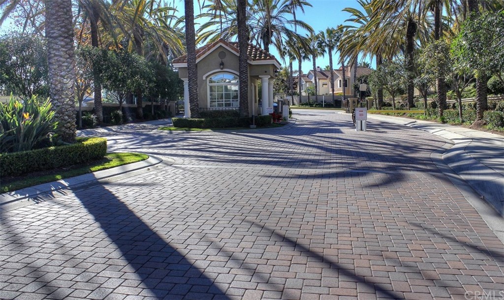 26 Corniche Drive, Unit F Dana Point, CA 92629 - Photo 9 of 46 Ritz Point Guard Entrance