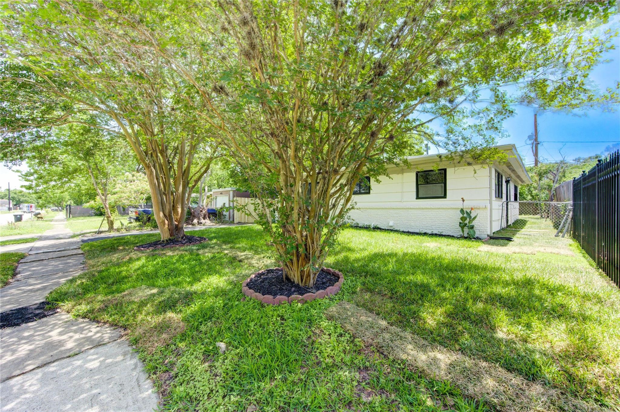4914 Pershing Street Houston, TX 77033 - Photo 34 of 34