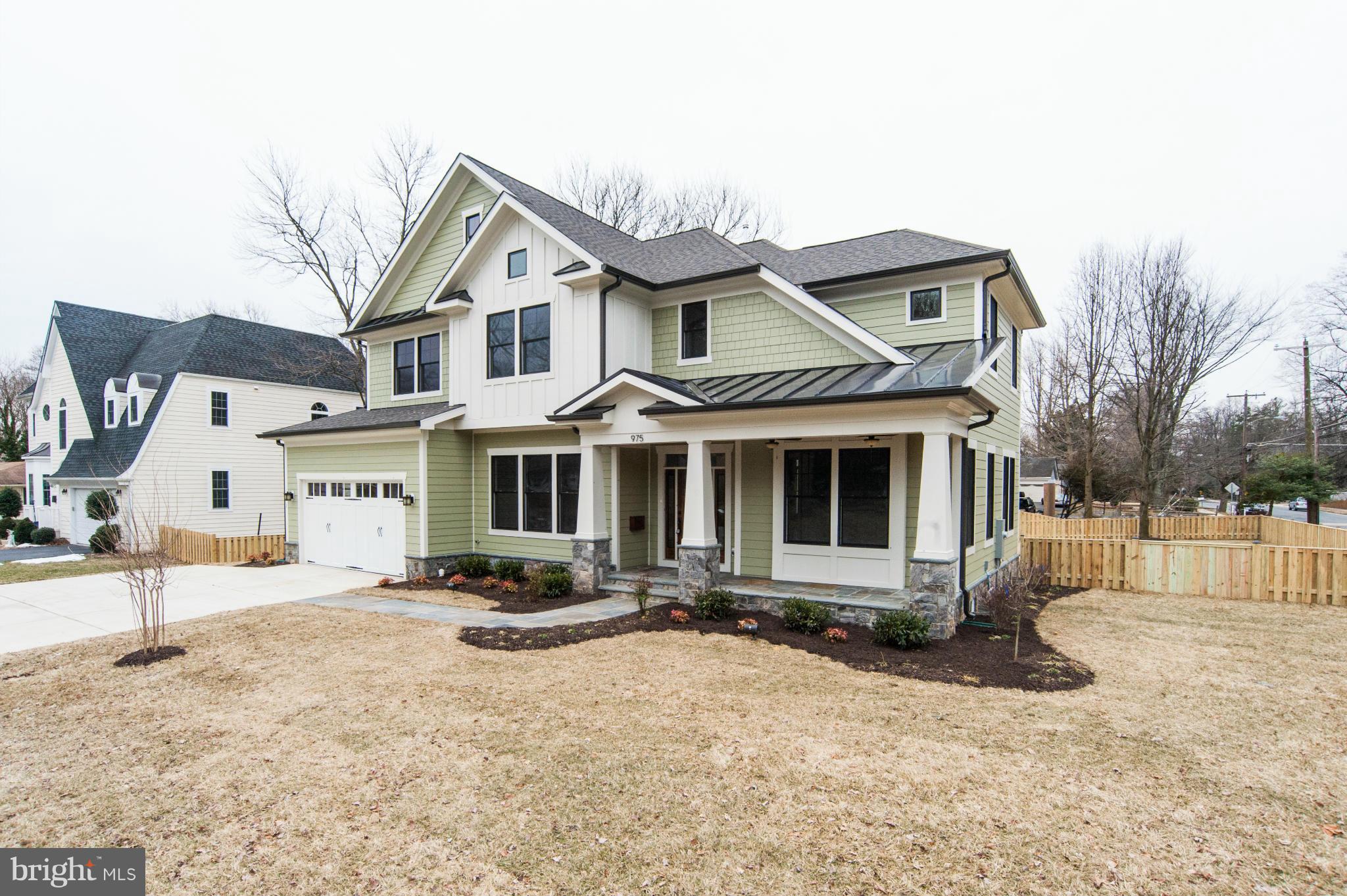 975 Lynn Street Southwest Vienna, VA 22180 - Photo 2 of 16 Exterior (Front)