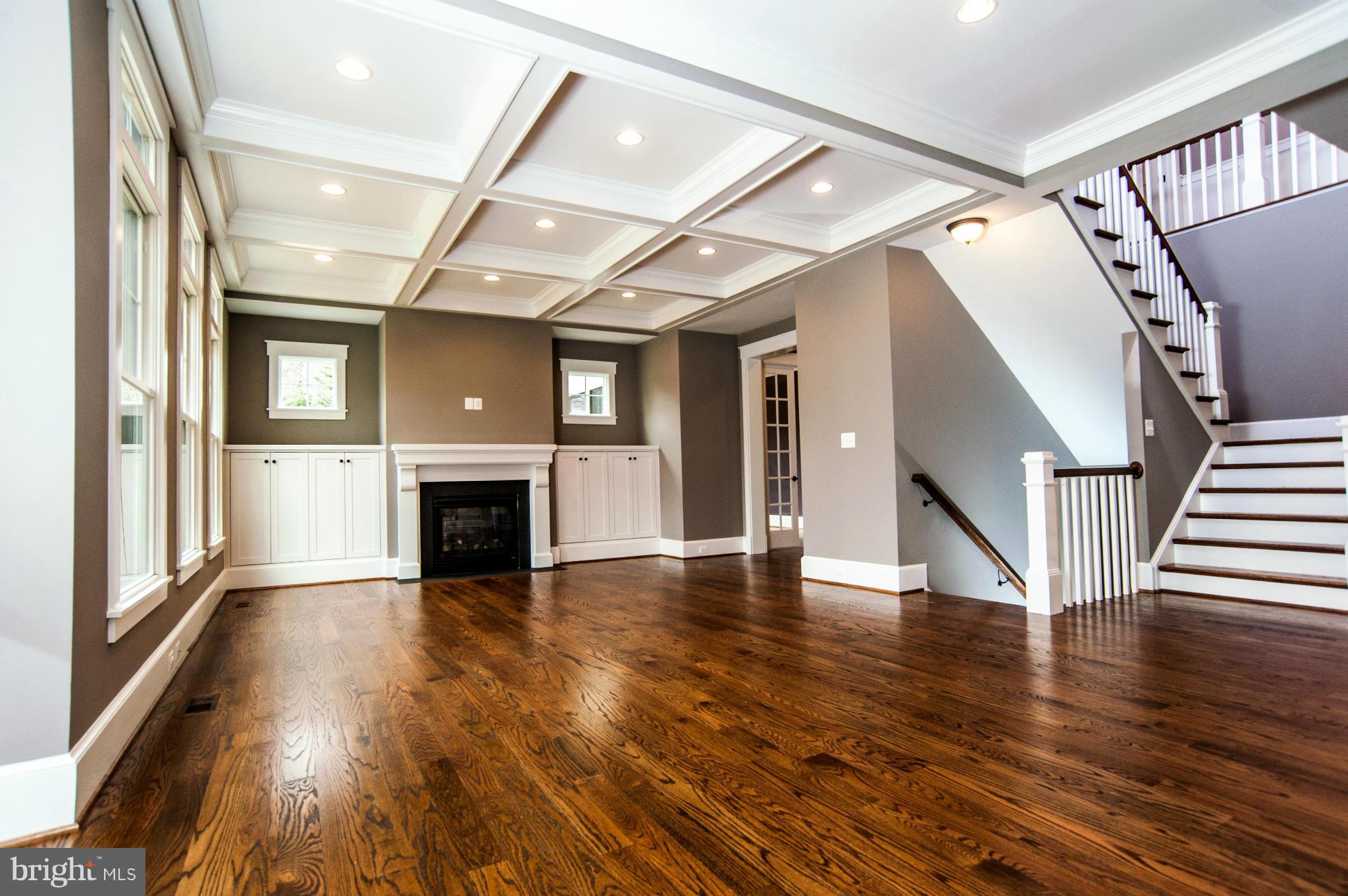 975 Lynn Street Southwest Vienna, VA 22180 - Photo 3 of 16 Family Room