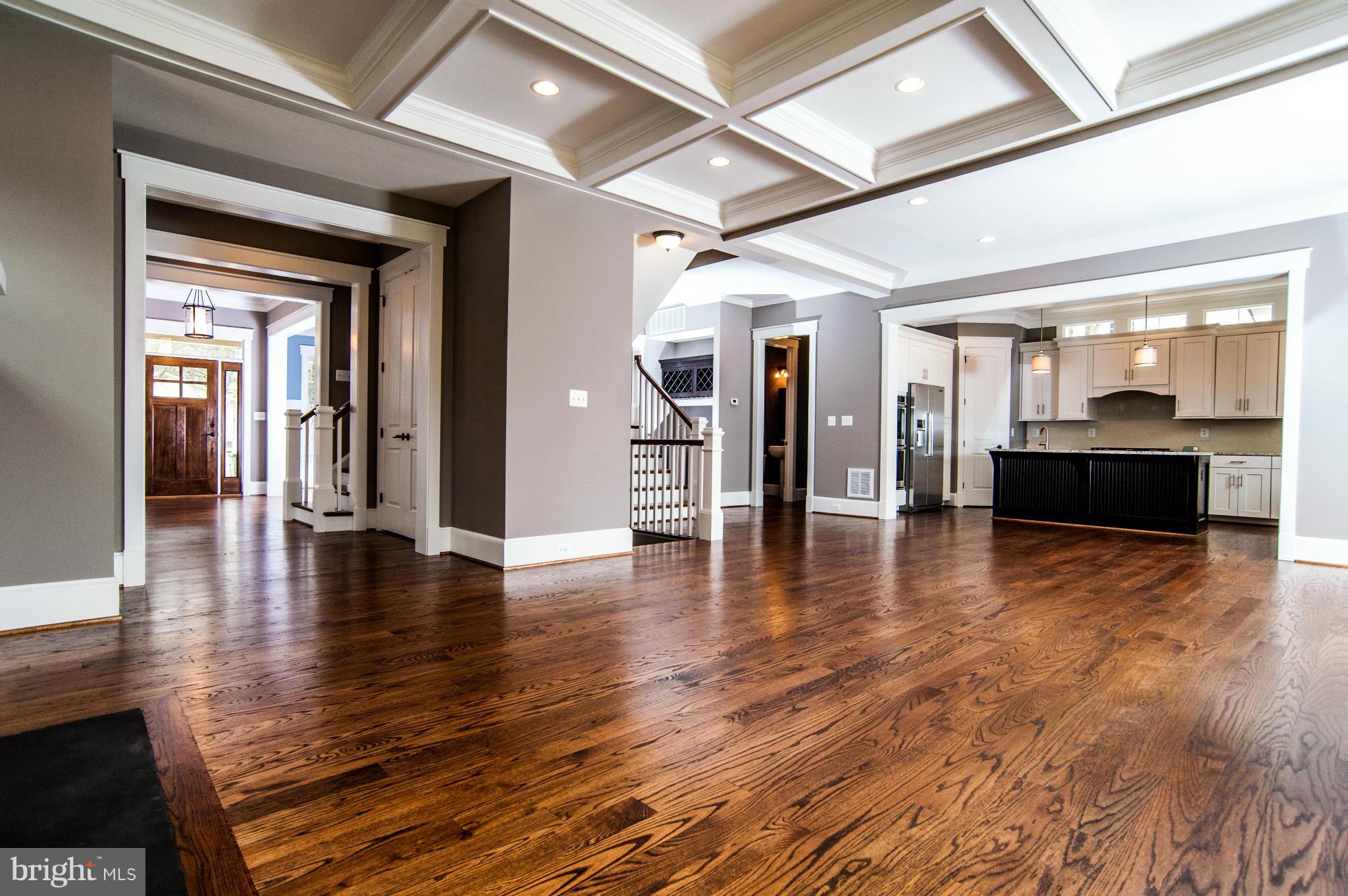 975 Lynn Street Southwest Vienna, VA 22180 - Photo 5 of 16 Family Room