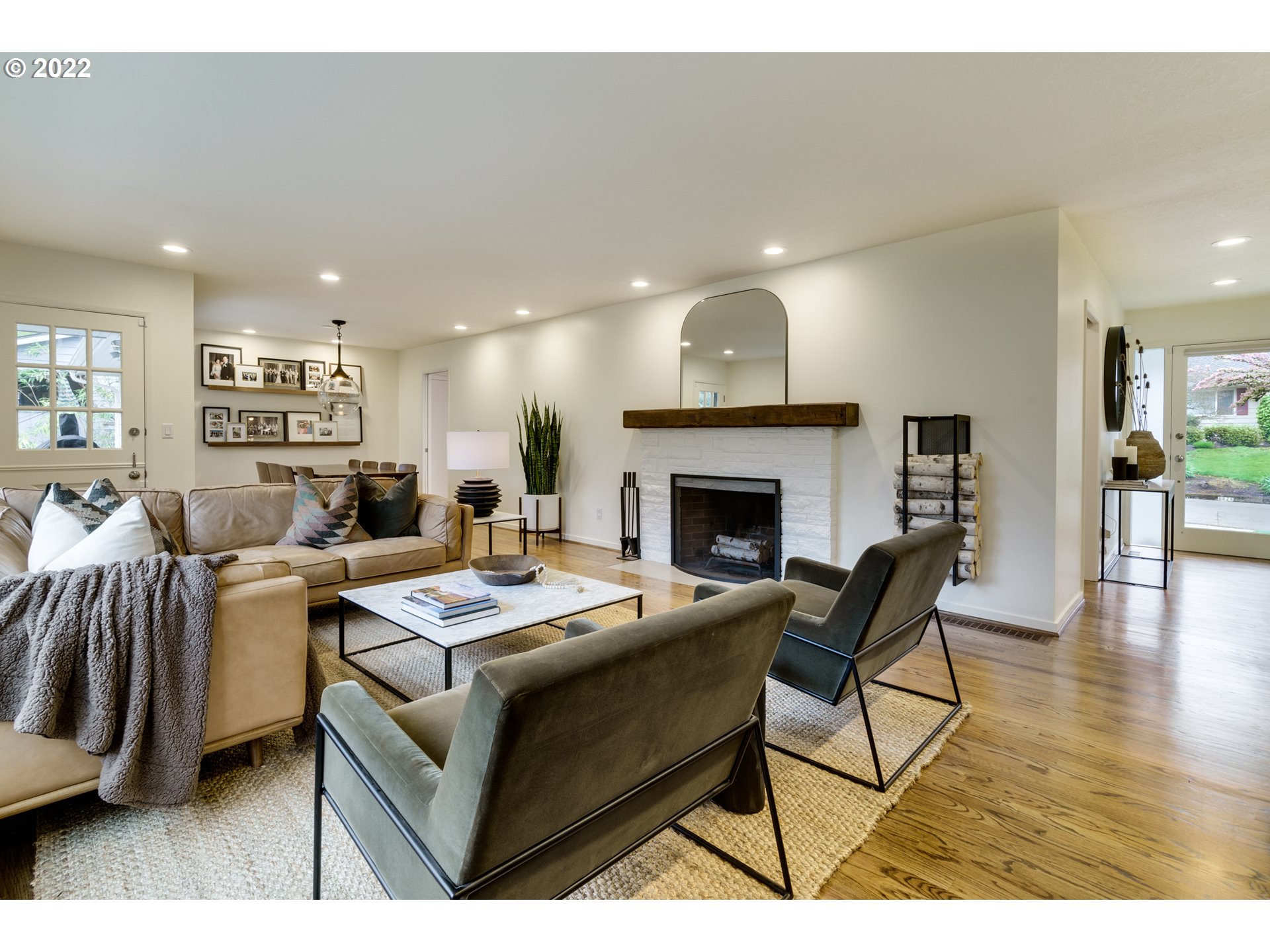6825 Southwest Raleighwood Way Portland, OR 97225 - Photo 4 of 32 Gallery Image 4