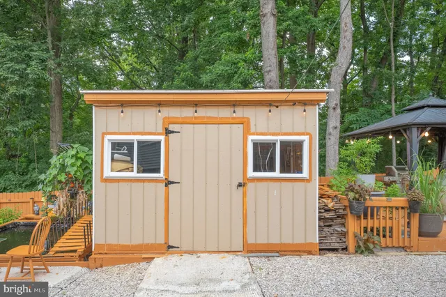 $425,000 | 8 Red Bud Court, Essex, MD 21221