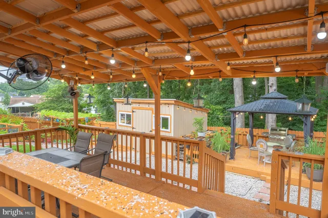 $425,000 | 8 Red Bud Court, Essex, MD 21221