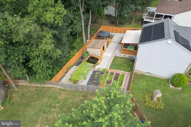 $425,000 | 8 Red Bud Court, Essex, MD 21221