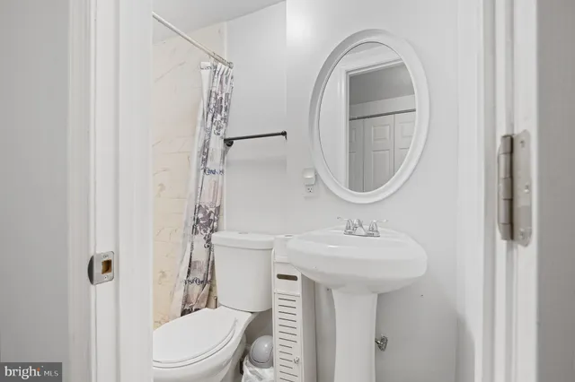 $425,000 | 8 Red Bud Court, Essex, MD 21221