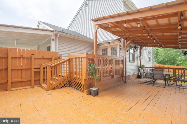 $425,000 | 8 Red Bud Court, Essex, MD 21221