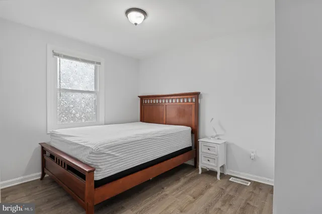 $425,000 | 8 Red Bud Court, Essex, MD 21221