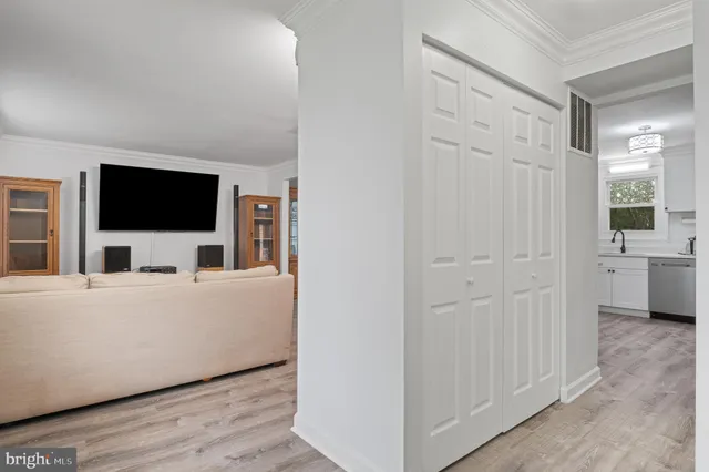 $425,000 | 8 Red Bud Court, Essex, MD 21221