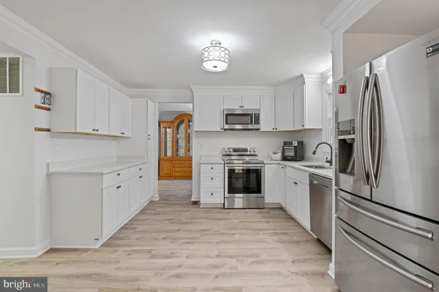 $425,000 | 8 Red Bud Court, Essex, MD 21221