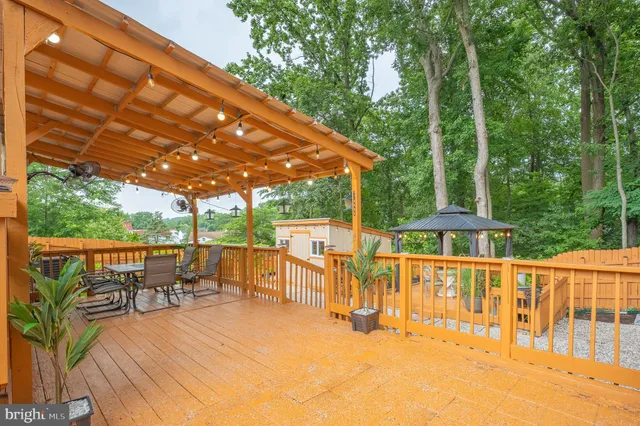 $425,000 | 8 Red Bud Court, Essex, MD 21221