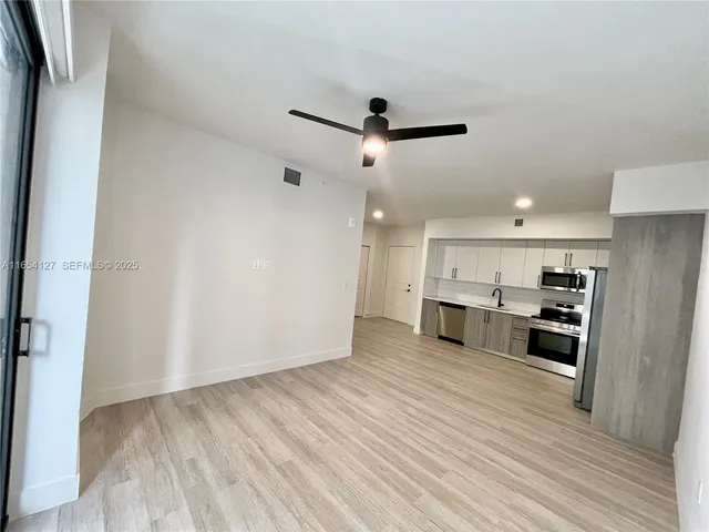 $2,700 | 18412 Homestead Avenue, Unit 727, Miami, FL 33157