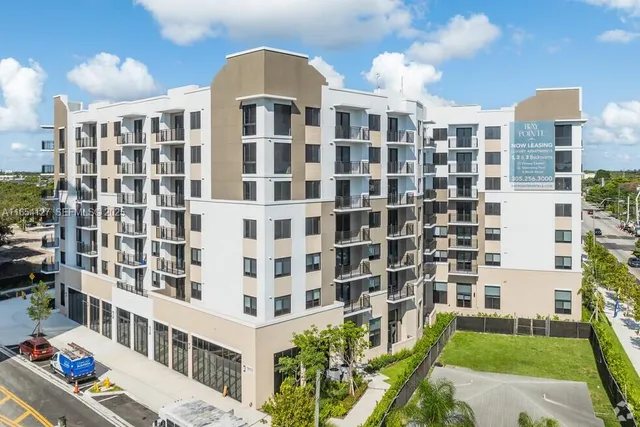 $2,700 | 18412 Homestead Avenue, Unit 727, Miami, FL 33157