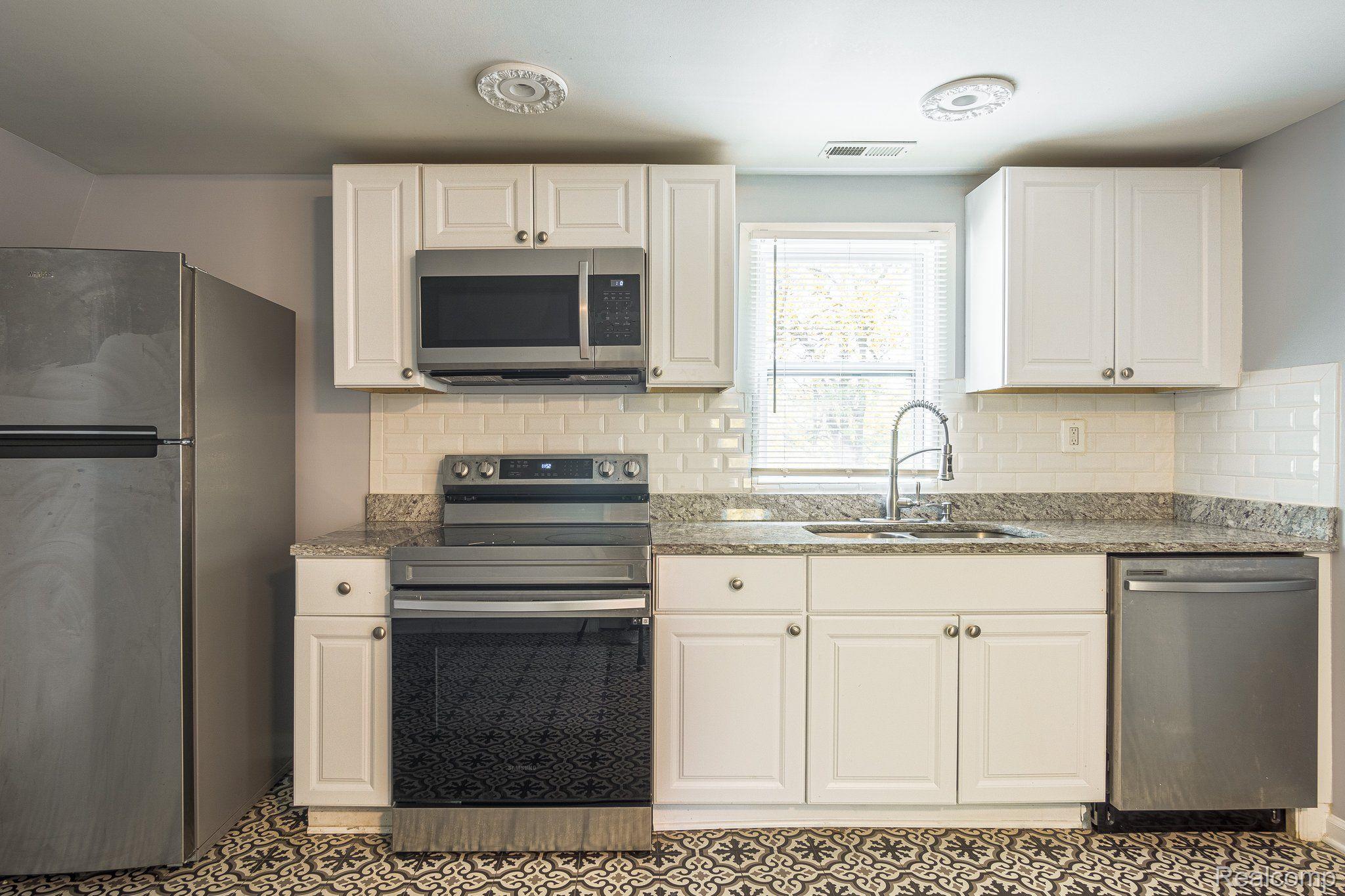 8062 Ruedisale Court Detroit, MI 48214 - Photo 35 of 44 Gallery Image 35