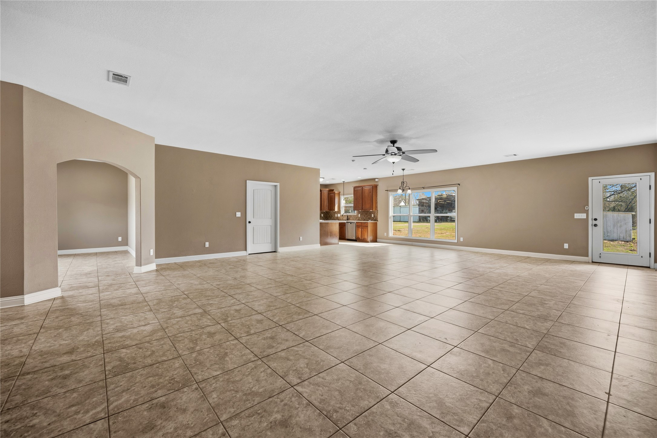 14620 Lyric Road Conroe, TX 77302 - Photo 3 of 33