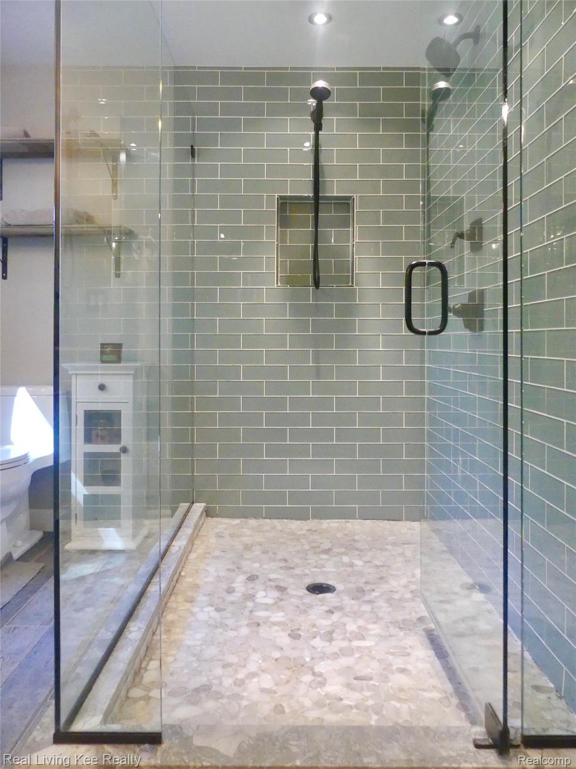 350 Beechview Drive Rochester, MI 48306 - Photo 30 of 54 Extra large shower with multiple shower heads