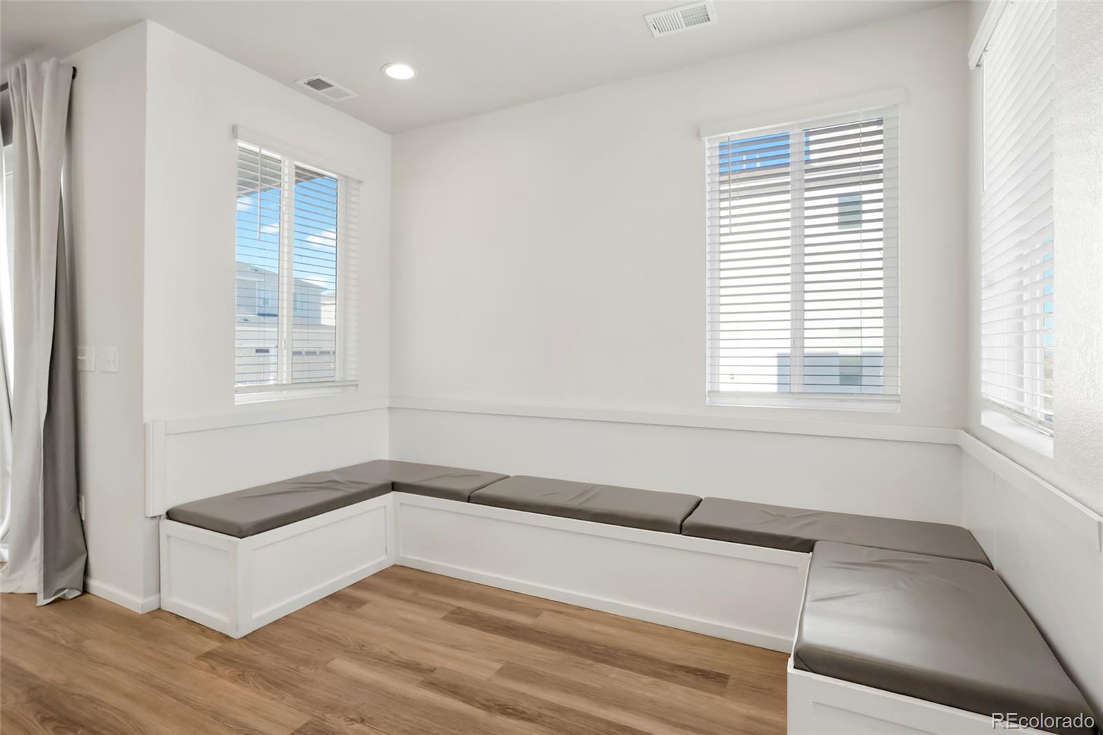 1675 South Andes Way Aurora, CO 80017 - Photo 11 of 32 a view of an empty room with a window