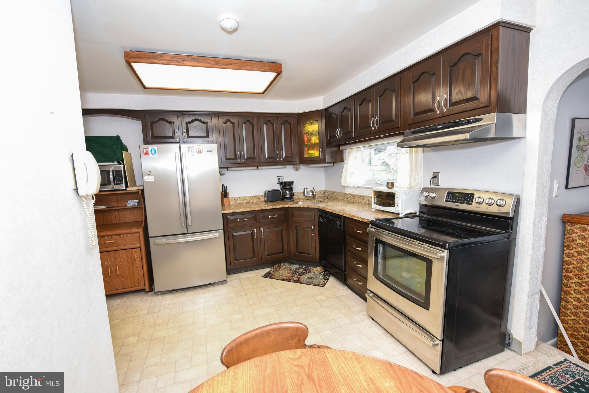 3885 Martin Road Huntingdon Valley, PA 19006 - Photo 4 of 21 Kitchen