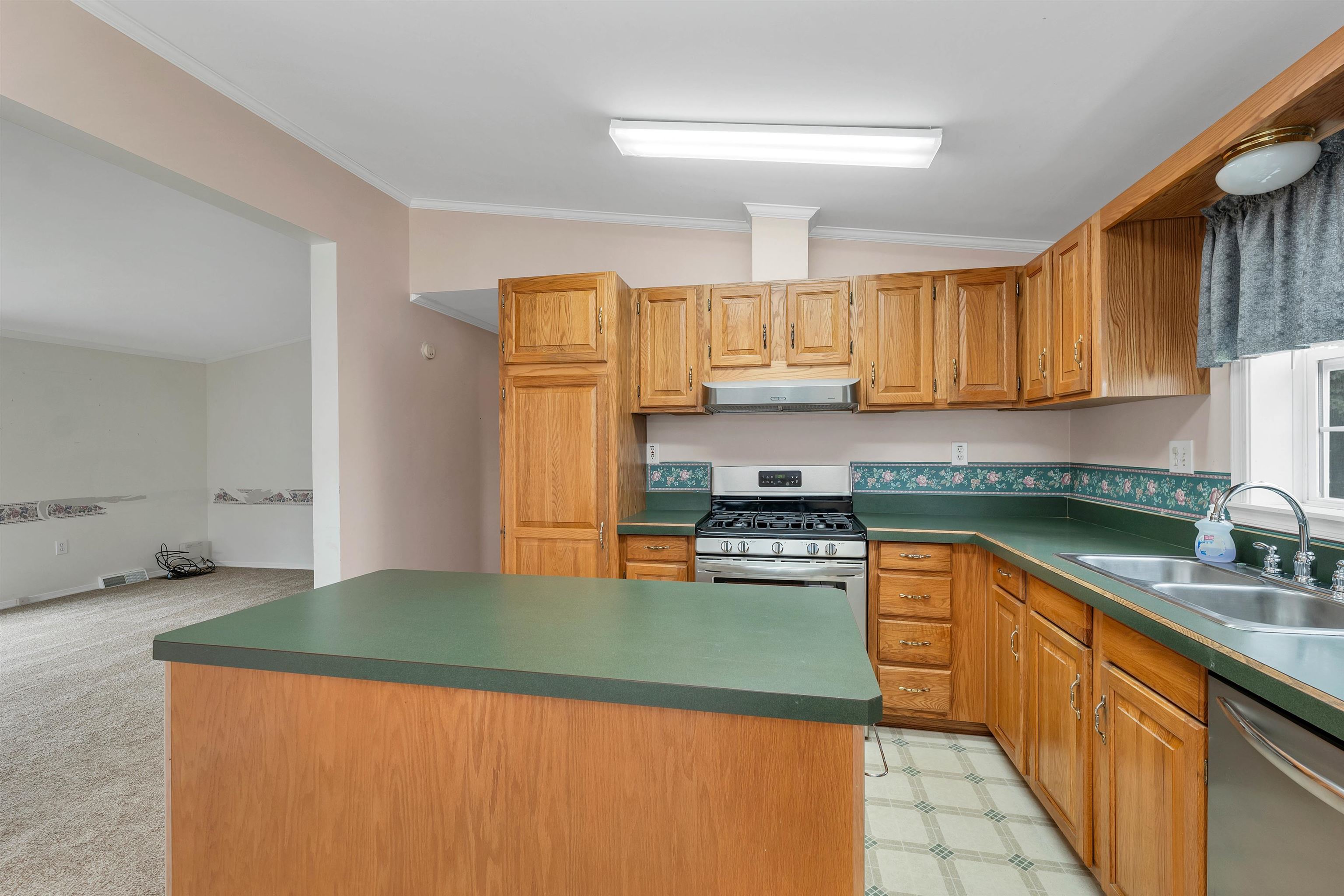 290 Calef Highway, Unit D1 Epping, NH 03042 - Photo 18 of 24