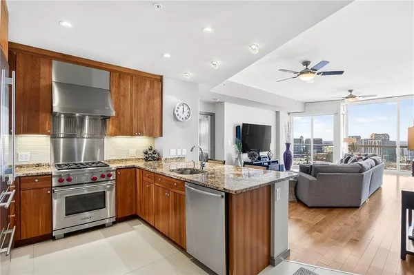 $615,000 | 3325 Piedmont Road Northeast, Unit 2005, Atlanta, GA 30305