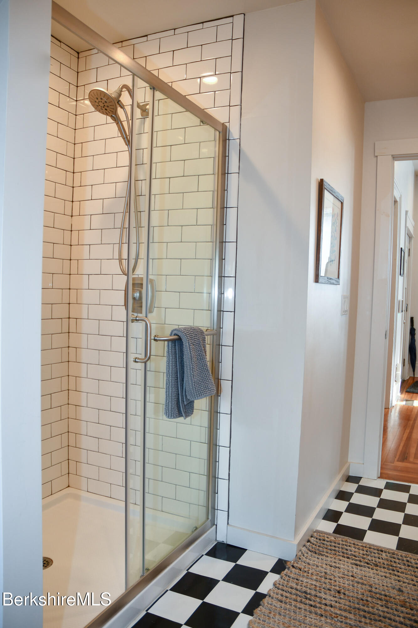 21-23 Linden Street Pittsfield, MA 01201 - Photo 10 of 18 DSC_9745