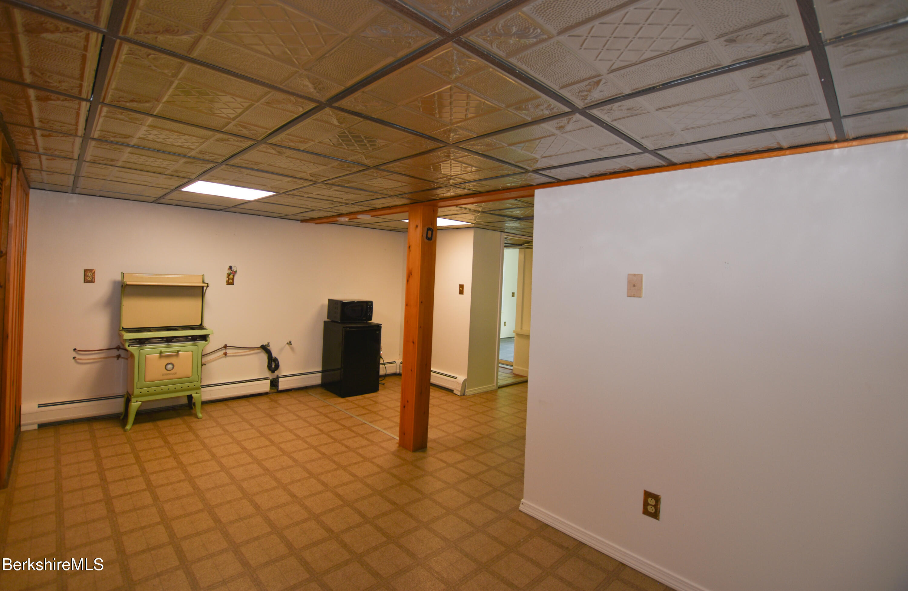 445 County Road Becket, MA 01223 - Photo 18 of 20 DSC_3375-2