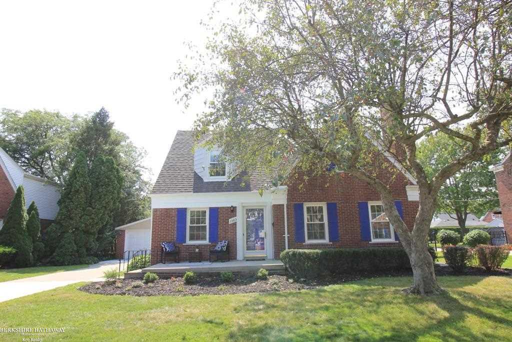 1583 Hawthorne Road Grosse Pointe, MI 48236 - Photo 1 of 30 Front