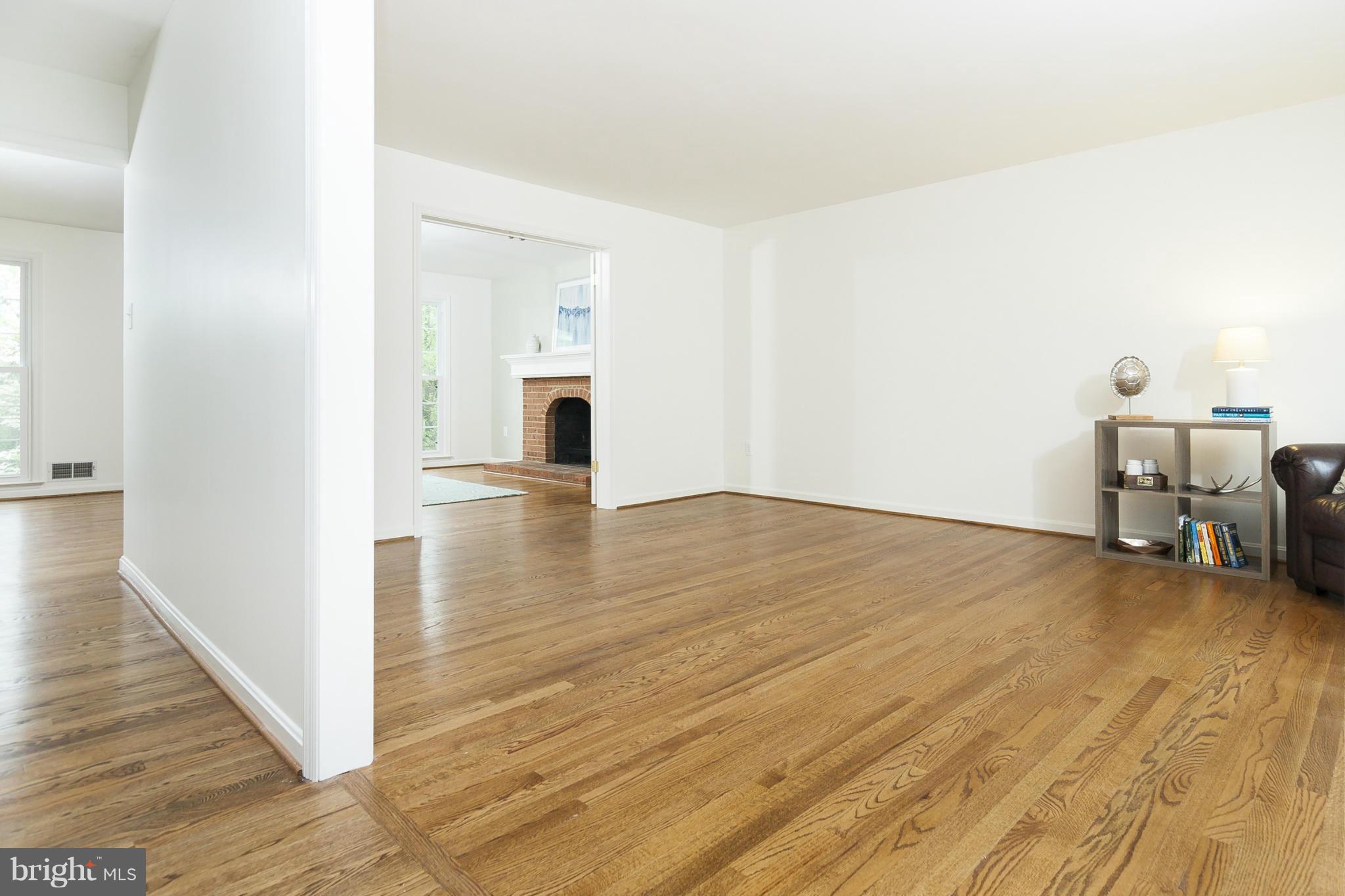 324 Old Stone Road Silver Spring, MD 20904 - Photo 4 of 19 view to right from Foyer