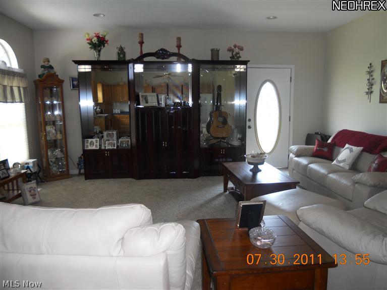 6835 Chatham Road Medina, OH 44256 - Photo 19 of 23 6835 Chatham Road In-law Living Room