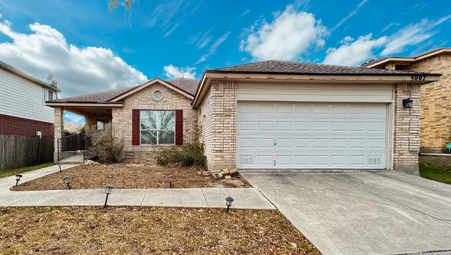 $1,695 | 5007 Wood Glen Drive, San Antonio, TX 78244