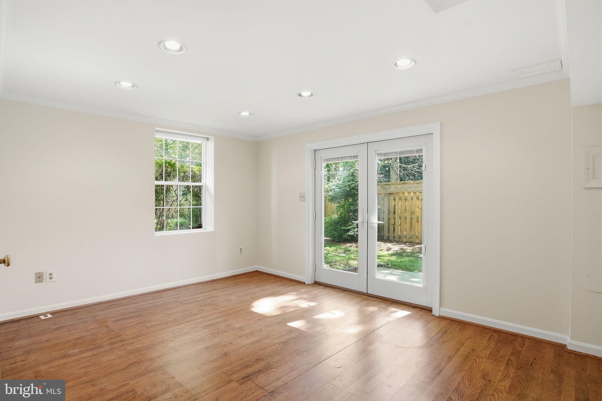 1567 Comanche Road Arnold, MD 21012 - Photo 29 of 67 Bright and airy indoor retreat.