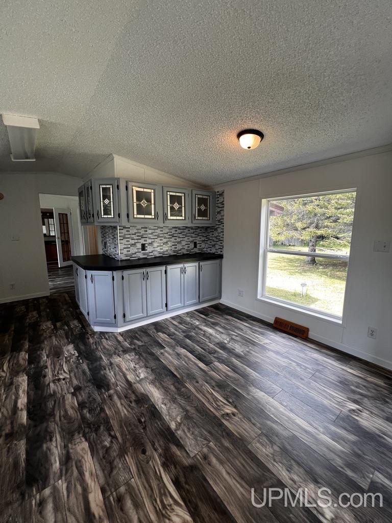 372 W Charles Moran Road St. Ignace, MI 49781 - Photo 4 of 32