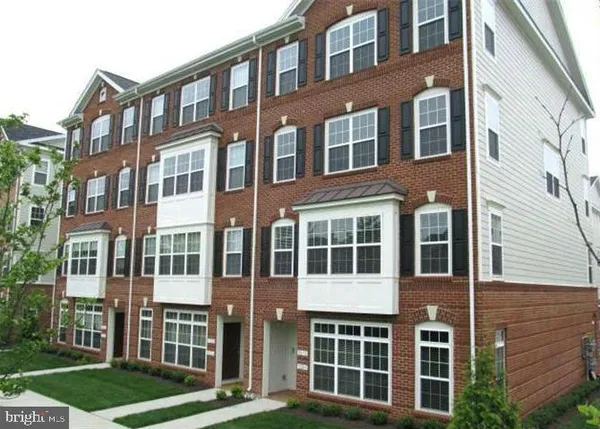 $3,000 | 19252 Koslowski Square, Leesburg, VA 20176