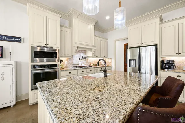 $610,000 | 38059 Osten Beard Road, Darrow, LA 70725