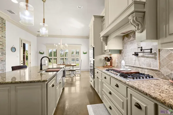 $585,000 | 38059 Osten Beard Road, Darrow, LA 70725