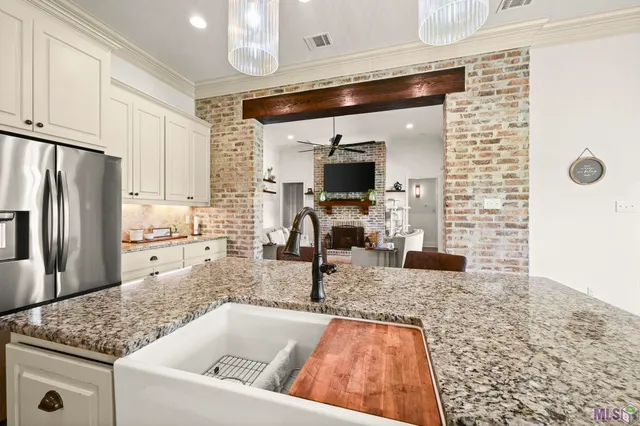 $610,000 | 38059 Osten Beard Road, Darrow, LA 70725